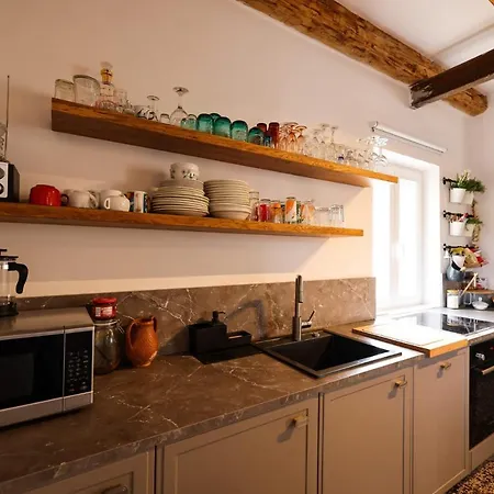 Kana - Mediterranean 살리